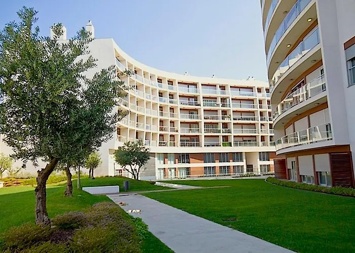 New Loft With Swimming Pool At Parque Das Nacoes!