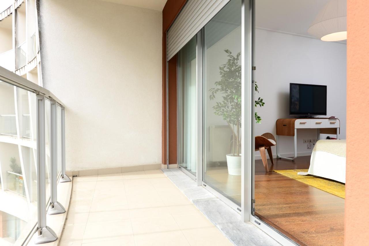 New Loft With Swimming Pool At Parque Nacoes! * Lizbona