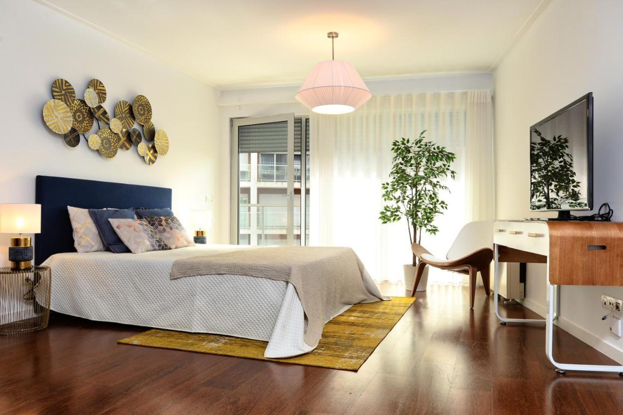 New Loft With Swimming Pool At Parque Nacoes! Lizbona
